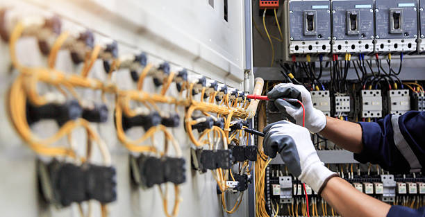 Professional Electrician technician working in Newport, KY